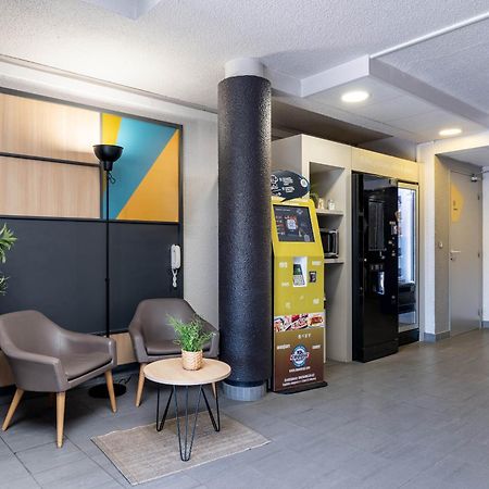 B&B Hotel Lille Lezennes Stade Pierre Mauroy Bagian luar foto