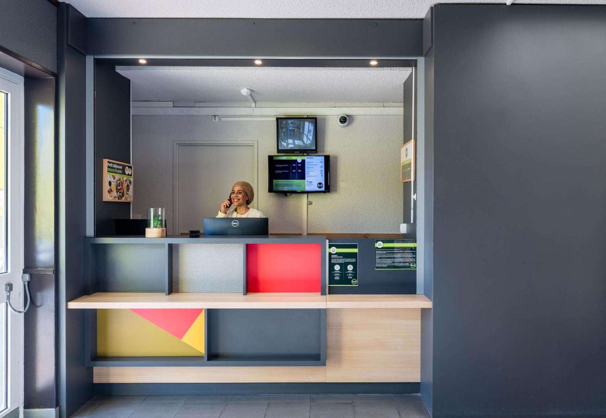 B&B Hotel Lille Lezennes Stade Pierre Mauroy Bagian luar foto