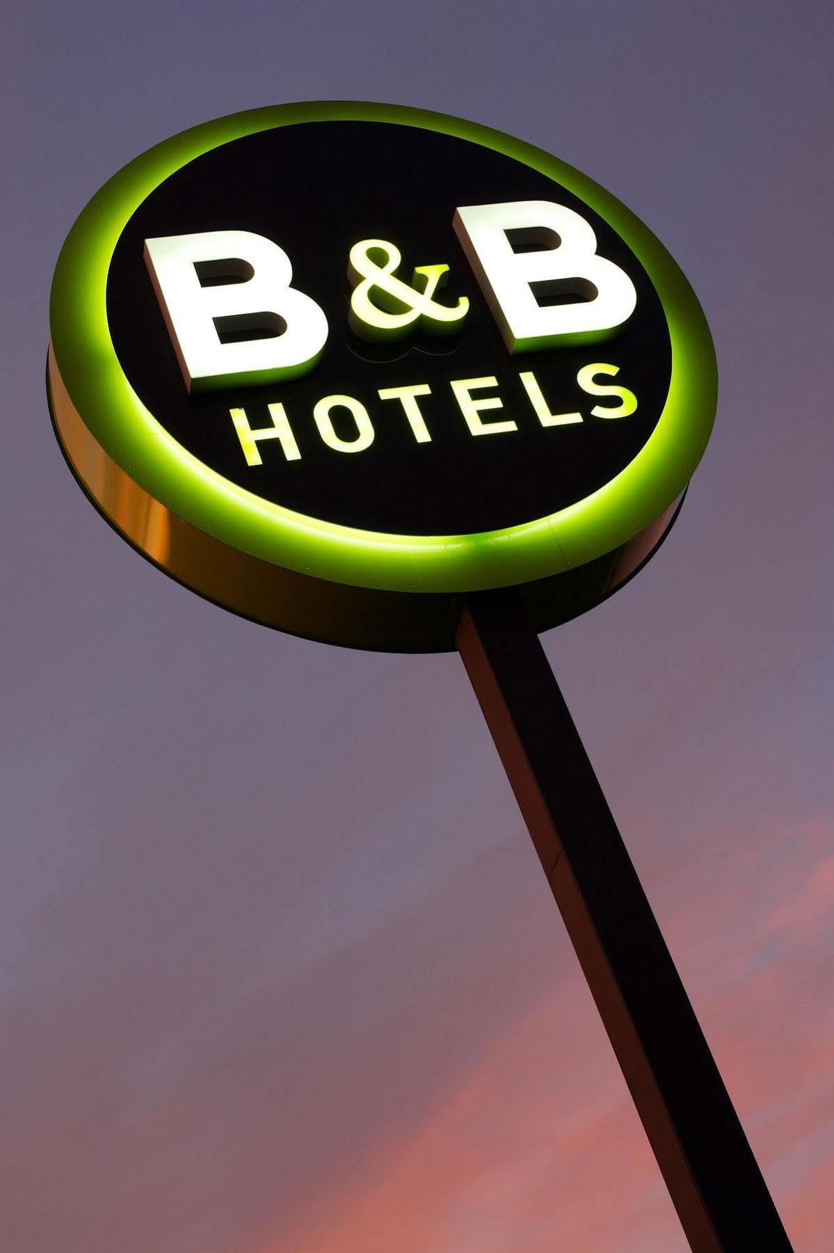 B&B Hotel Lille Lezennes Stade Pierre Mauroy Bagian luar foto