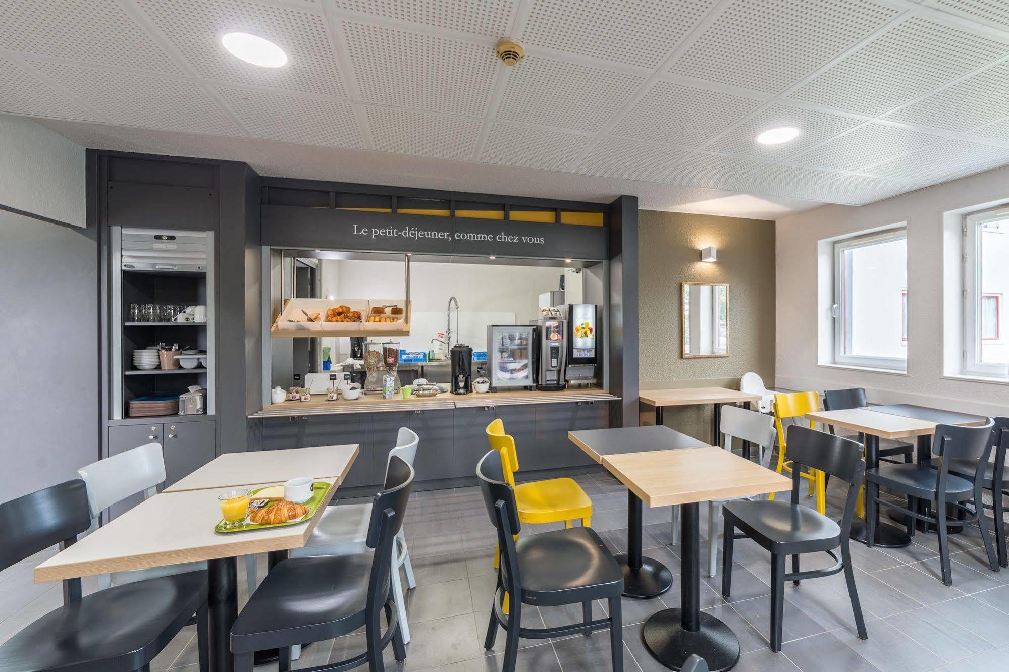 B&B Hotel Lille Lezennes Stade Pierre Mauroy Bagian luar foto